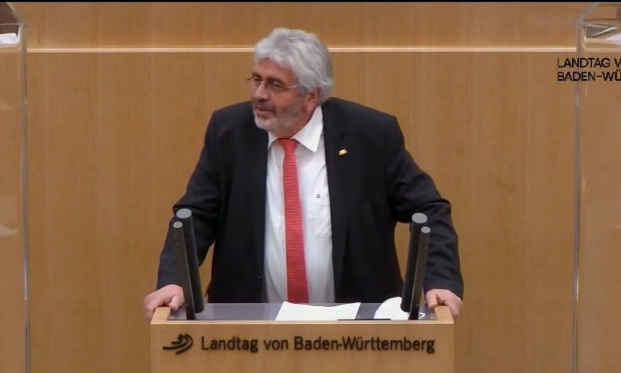 Gerhard Kleinböck bei seiner letzten Rede vor dem Stuttgarter Parlament