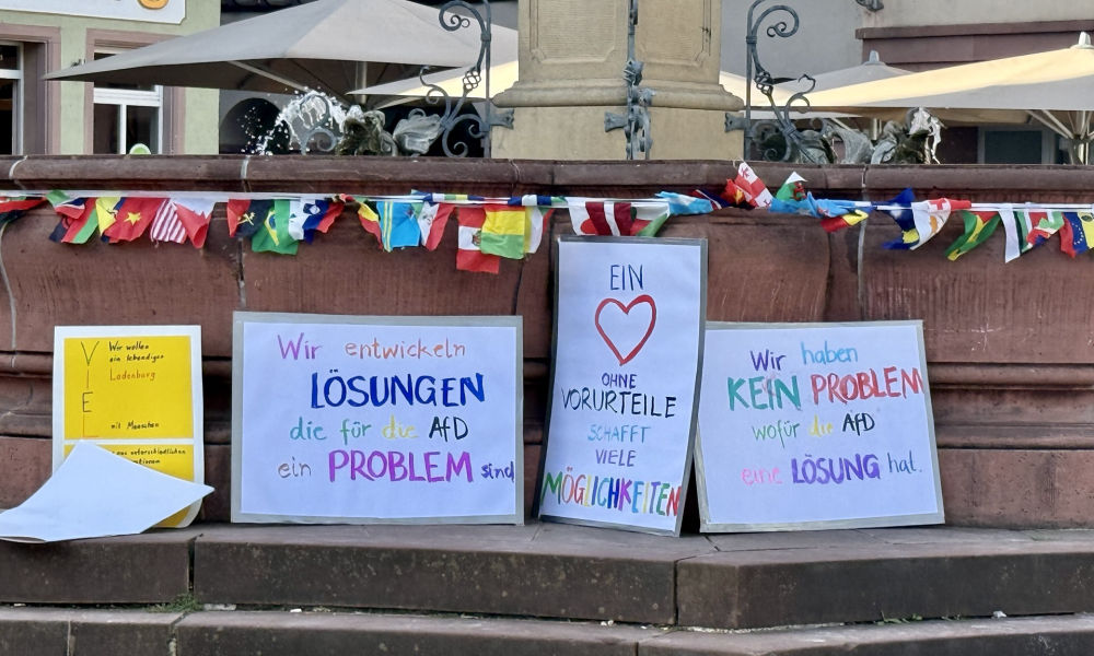 Spontanes Frühstück auf dem Marktplatz, Ladenburg ist bunt.