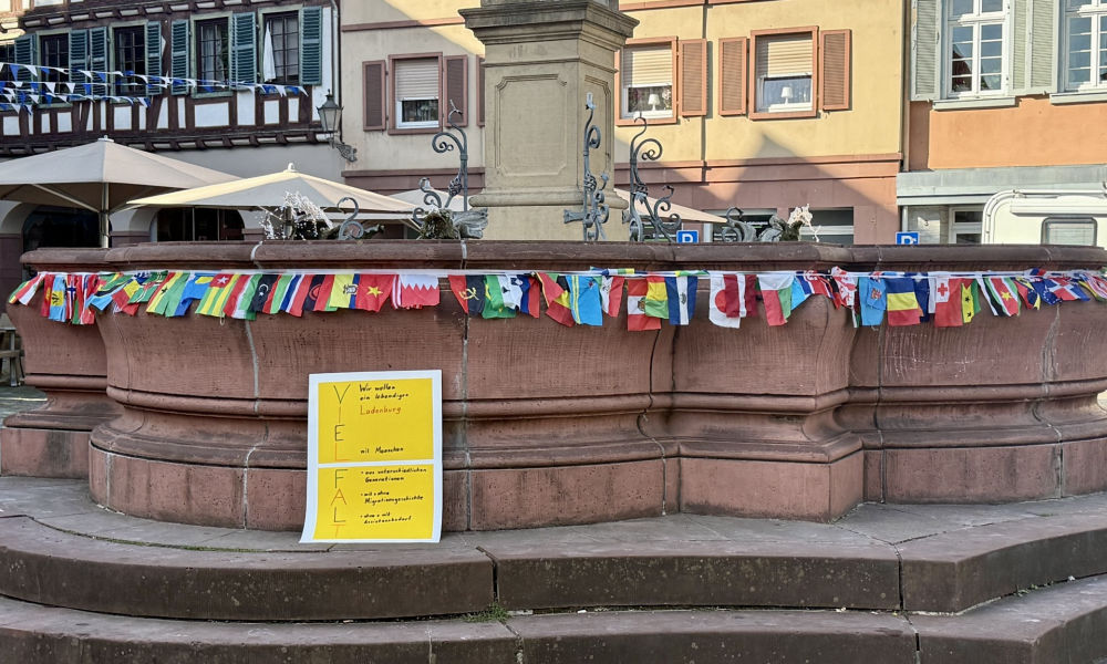 Spontanes Frühstück auf dem Marktplatz, Ladenburg ist bunt.