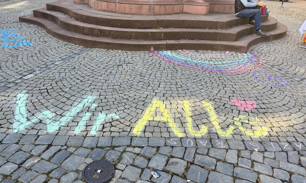 Spontanes Frühstück auf dem Marktplatz, Ladenburg ist bunt.
